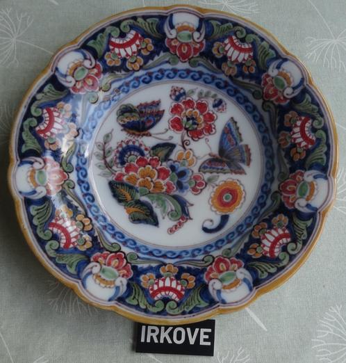 MAKKUM PLOOIBORD MET VLINDERS * Gemerkt *, Antiek en Kunst, Antiek | Wandborden en Tegels, Verzenden