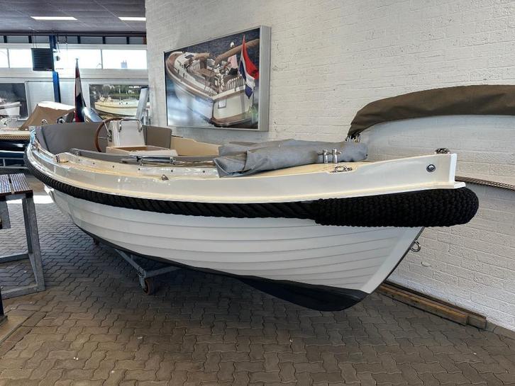 Interboat 19 uit 2021, Watersport en Boten, Sloepen, Zo goed als nieuw, 10 tot 30 pk, 3 tot 6 meter, Binnenboordmotor, Diesel
