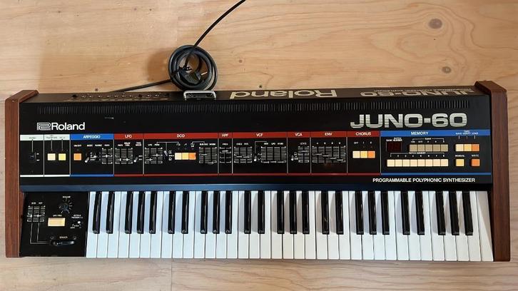 Roland Juno 60, Muziek en Instrumenten, Synthesizers, Gebruikt, 61 toetsen, Roland, Ophalen
