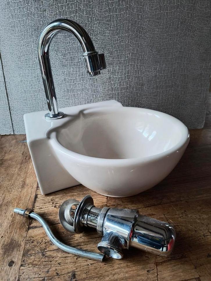 Sphinx toilet ronde kom wastafeltje fonteintje  Hamsa kraan, Doe-het-zelf en Verbouw, Sanitair, Zo goed als nieuw, Wastafel, Chroom