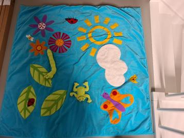 Speelkleed baby en inklapbare babygym beschikbaar voor biedingen