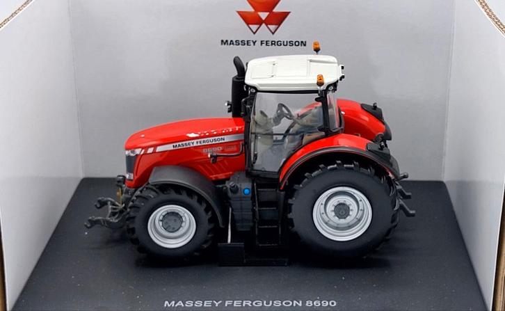 Massey Ferguson 8690, Hobby en Vrije tijd, Modelauto's | 1:32, Zo goed als nieuw, Tractor of Landbouw, Universal Hobbies, Ophalen of Verzenden