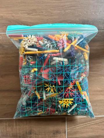 1,5 kilo knex beschikbaar voor biedingen