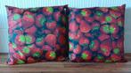 Twee super leuke aarbei outdoor kussens! (Waterafstotend), Ophalen of Verzenden, Zo goed als nieuw, Overige kleuren, Vierkant