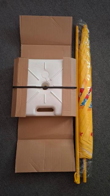 Nieuw! Lipton Ice Tea grote parasol set incl voet  beschikbaar voor biedingen