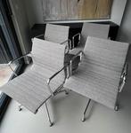 Vitra Eames EA108 Lichtgrijs Stof / Chroom 4x – Nieuwstaat, Huis en Inrichting, Bureaustoelen, Ophalen, Zo goed als nieuw, Grijs