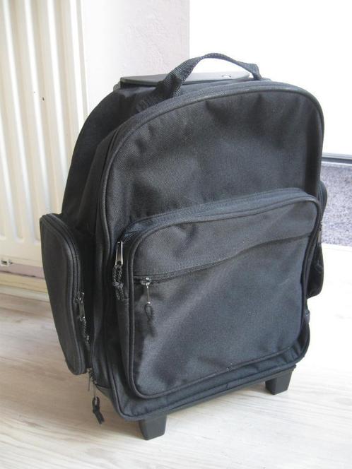 Zwart koffertje met veel vakjes geschikt voor handbagage, Sieraden, Tassen en Uiterlijk, Koffers, Gebruikt, Hard kunststof, 50 tot 60 cm