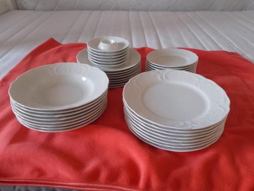 Rosenthal witte  servies en borden nooit gebruikt., Huis en Inrichting, Keuken | Servies, Nieuw, Bord(en), Overige stijlen, Porselein