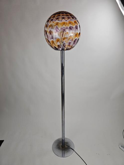 Vintage Italiaanse vloerlamp met kleurrijke glazen bol 40 cm, Huis en Inrichting, Lampen | Vloerlampen, Gebruikt, Minder dan 100 cm