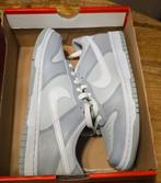 Nike Dunk Low Grijs/Wit - Nieuwstaat!, Kleding | Heren, Schoenen, Overige kleuren, Nike, Nieuw, Ophalen of Verzenden