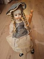 Sierpop op stoeltje  35 cm hoog, Ophalen