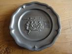 tinnen bord met afbeelding groep mensen aan tafel, Antiek en Kunst, Antiek | Tin, Ophalen of Verzenden