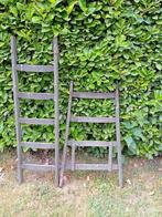 2 stukken van een oude fruitladder, Ophalen