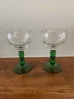 2 vintage rose glasen met groene voet, Verzamelen, Glas en Borrelglaasjes, Ophalen of Verzenden, Zo goed als nieuw