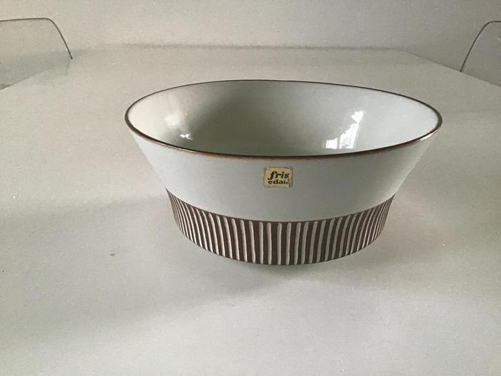 Vintage schaal Fris Edam Cleopatra; diameter 18 cm, Antiek en Kunst, Antiek | Servies los, Ophalen of Verzenden