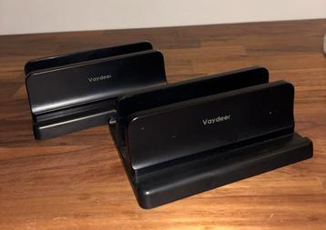 Twee laptop standaarden (verstelbaar) beschikbaar voor biedingen