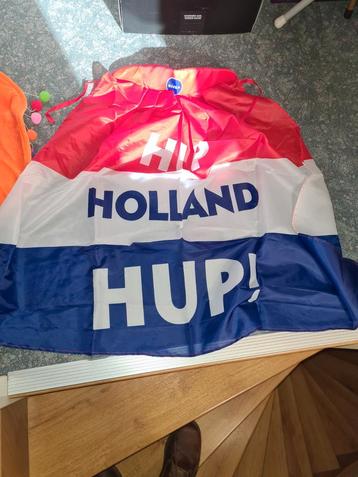 Holland Cape - Oranje Supporter beschikbaar voor biedingen