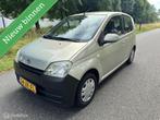Daihatsu Cuore 1.0-12V Nagano*AUTOMAAT*NEW APK 07/26, Stof, Zwart, Beige, Origineel Nederlands
