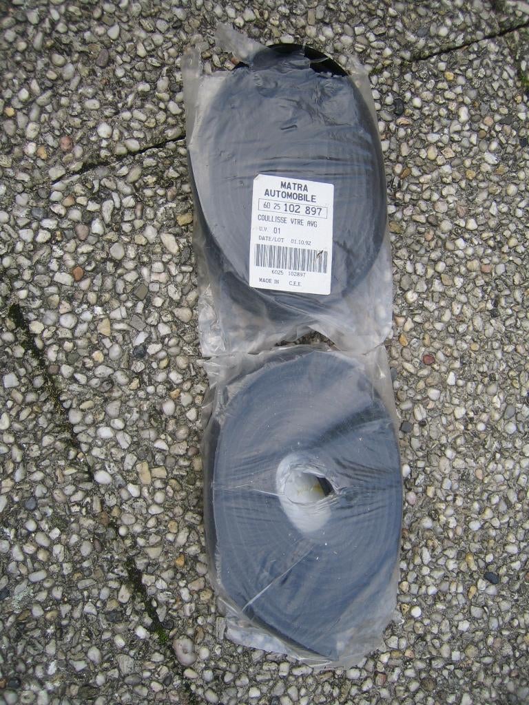 Renault Espace II set raam geleidingsrubber – ruit rubbers, Auto-onderdelen, Nieuw, Ophalen of Verzenden, Renault, Voor