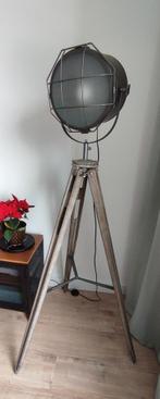 Industriële staande lamp View, driepoot antraciet/hout., Huis en Inrichting, Lampen | Vloerlampen, Ophalen, Zo goed als nieuw