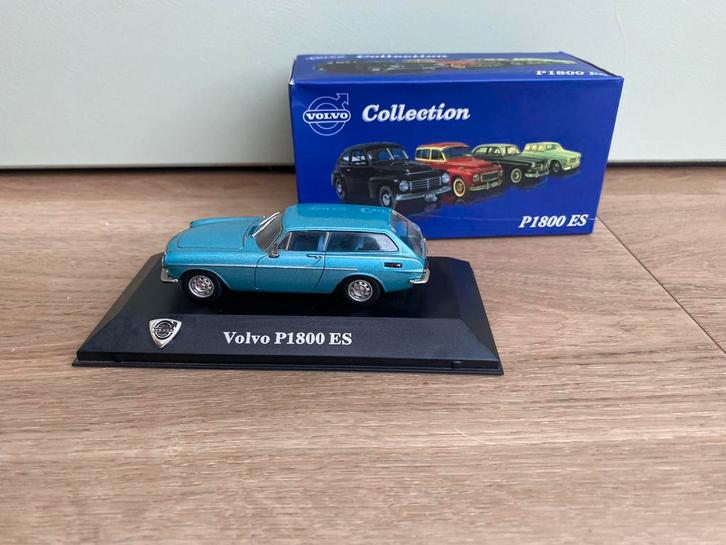 Volvo 850 Reddingstjänsten schaalmodel met doos, Hobby en Vrije tijd, Modelauto's | 1:18, Gebruikt, Auto, Overige merken, Ophalen