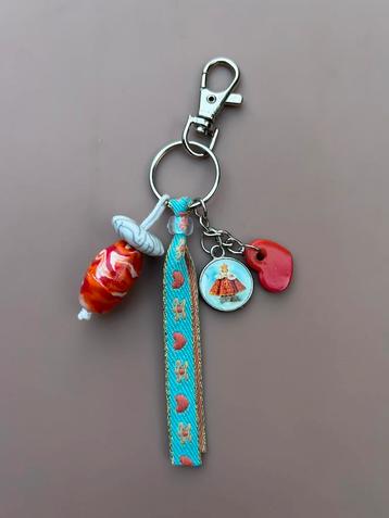  Handgemaakte sleutelhanger – uniek, kleurrijk & betaalbaar beschikbaar voor biedingen