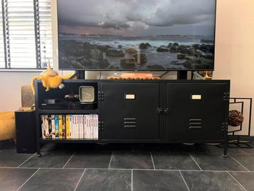 Tv Meubel Vix Zwart - Metaal - 150x40x60.5cm - Giga Meubel beschikbaar voor biedingen