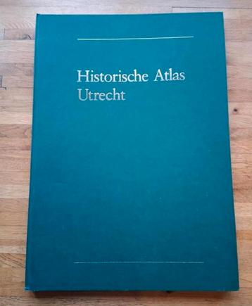 Grote historische atlas van Utrecht 42 kaarten van 45x32 cm beschikbaar voor biedingen