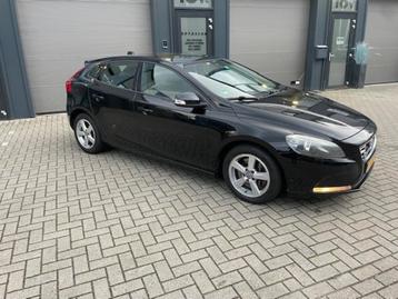 Volvo V40 D3 2.0 2012 Zwart beschikbaar voor biedingen