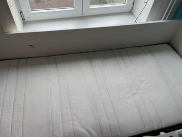 IKEA Matras, Lattenbodem + Flaxa Onderbed + dekbed beschikbaar voor biedingen