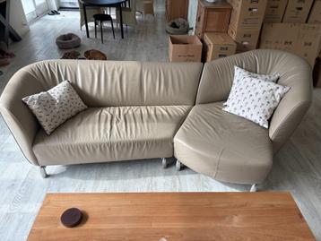 Leolux chaise longue met bank beschikbaar voor biedingen