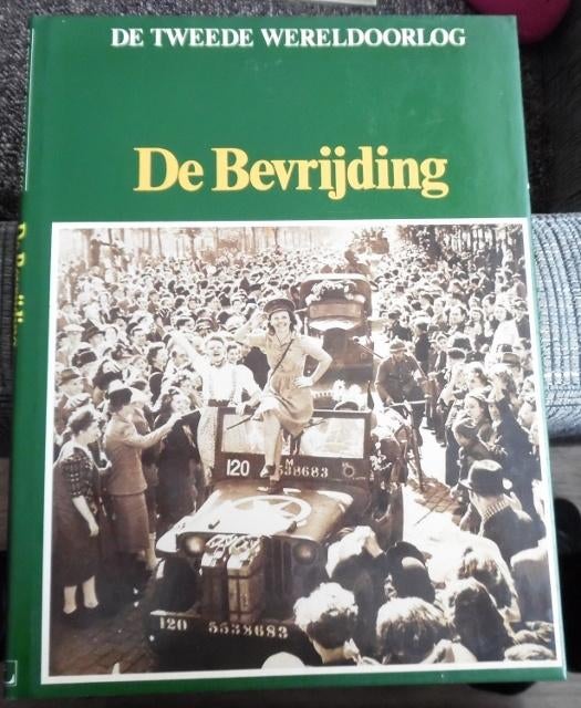 Boek - De Bevrijding, Boeken, Tweede Wereldoorlog, Diverse auteurs, Ophalen of Verzenden, Zo goed als nieuw