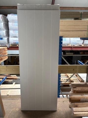 Freeslijn deur beschikbaar voor biedingen