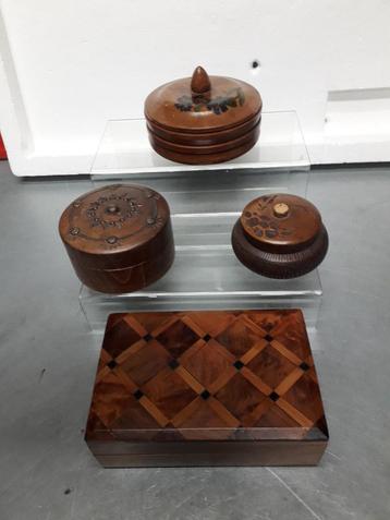 4 VINTAGE HOUTEN DOOSJES I.Z.G.ST vaste prijs 12 euro  beschikbaar voor biedingen
