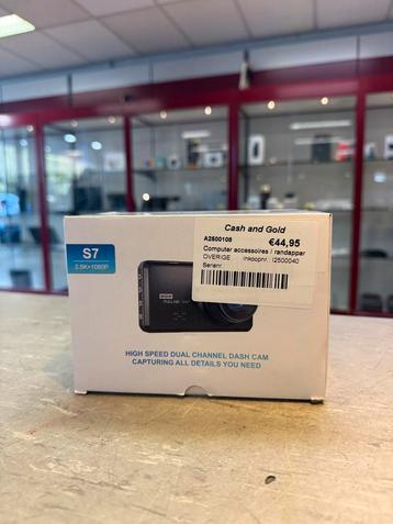 DASH CAM + ACHTER UIT CAMERA ( NIEUW ) beschikbaar voor biedingen