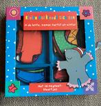 Kleine mol kleedt zich aan boekje met magneetkleertjes, Boeken, Gelezen, Ophalen of Verzenden, 2 tot 3 jaar, Uitklap-, Voel- of Ontdekboek