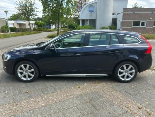 Volvo V60 T2 122pk Geartronic 2017 Blauw, Auto's, Volvo, Particulier, V60, Achteruitrijcamera, Airconditioning, Boordcomputer