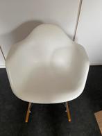 Gratis ophalen: Schommelstoel replica, Huis en Inrichting, Stoelen, Ophalen, Zo goed als nieuw, Wit, Eén
