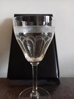 Mooi bewerkt wijnglas / glas (1+ 2 glazen gratis), Ophalen of Verzenden