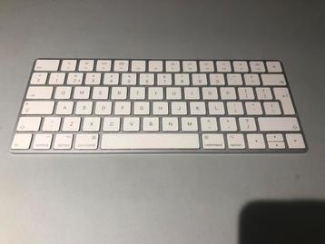 Apple draadloze toetsenbord qwerty beschikbaar voor biedingen