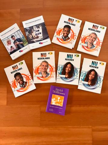 Verschillende schoolboeken beschikbaar voor biedingen