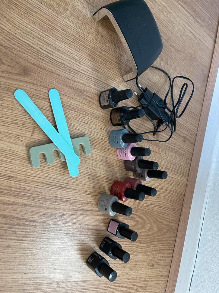 Gellak Set met LED Lamp, Sieraden, Tassen en Uiterlijk, Uiterlijk | Cosmetica en Make-up, Gebruikt, Toebehoren, Handen en Nagels