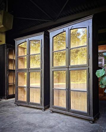 Stoere zwarte buffetkasten | Vitrinekasten |  #1301 beschikbaar voor biedingen