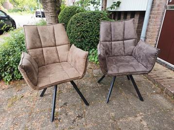 Fijne, draaiende eetkamerstoelen (3 stuks) beschikbaar voor biedingen
