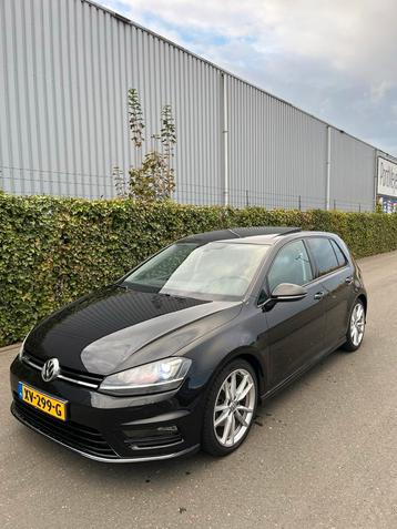 Volkswagen Golf 1.4 TSI R-Line 7-DSG 5D 2016 Zwart beschikbaar voor biedingen