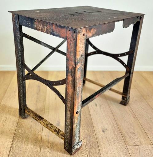 Kleine Metalen Werkbank Werktafel, Doe-het-zelf en Verbouw, Werkbanken, Gebruikt, 70 tot 120 cm, Ophalen