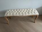 Klassiek gestoffeerd bankje met houten poten, Ophalen, Overige materialen, Gebruikt, 125 cm of meer