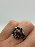 Z154 Prachtige zilveren ring bloedkoraal maat 18,5, Sieraden, Tassen en Uiterlijk, Antieke sieraden, Ophalen of Verzenden, Zilver