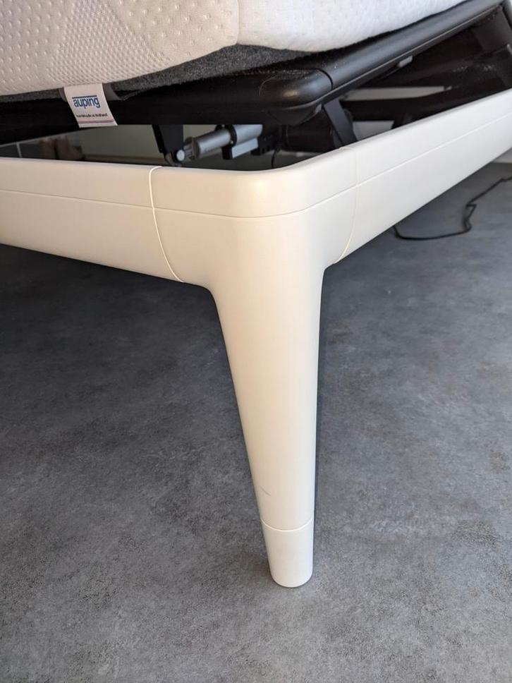 Auping essential 120x200 elektrisch verstelbaar bed compleet, Huis en Inrichting, Slaapkamer | Matrassen en Bedbodems, Zo goed als nieuw