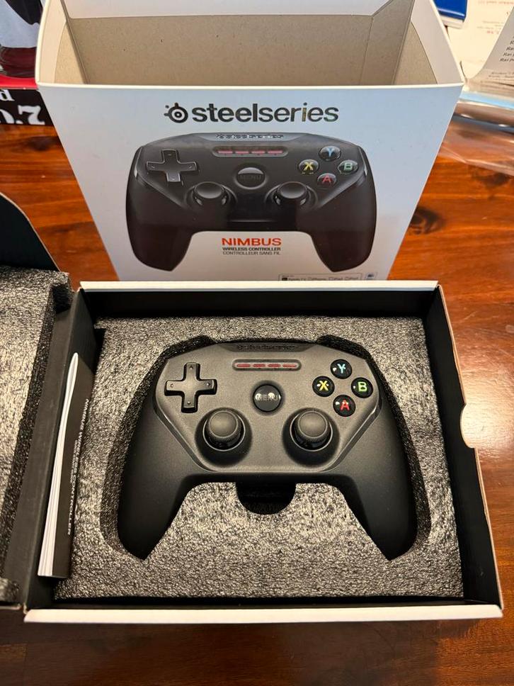 SteelSeries Nimbus Controller - Zo goed als nieuw, Spelcomputers en Games, Spelcomputers | Overige, Zo goed als nieuw, Ophalen of Verzenden